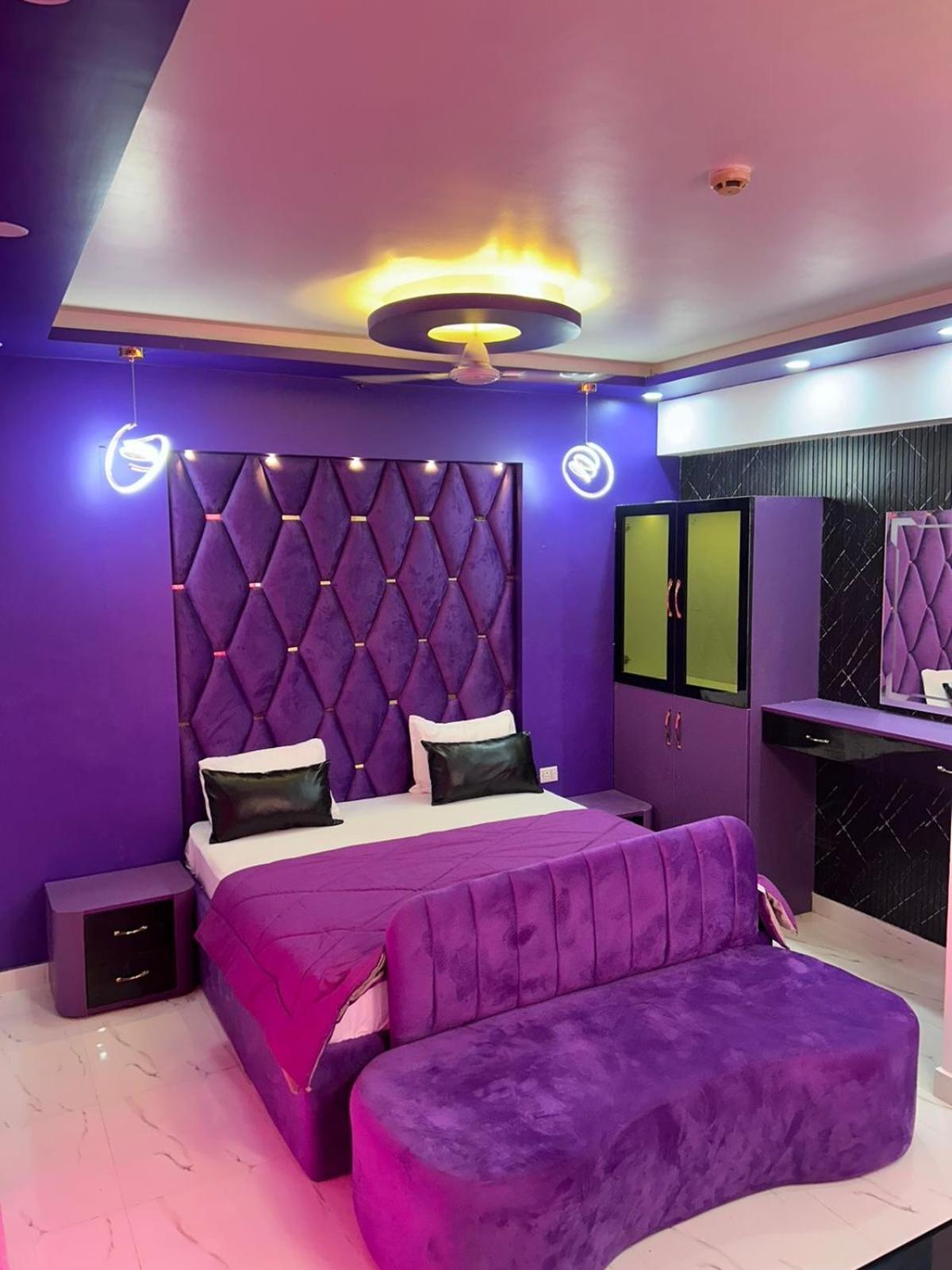 Dolphin Inn & Suites Manhattan Лакхнау Экстерьер фото